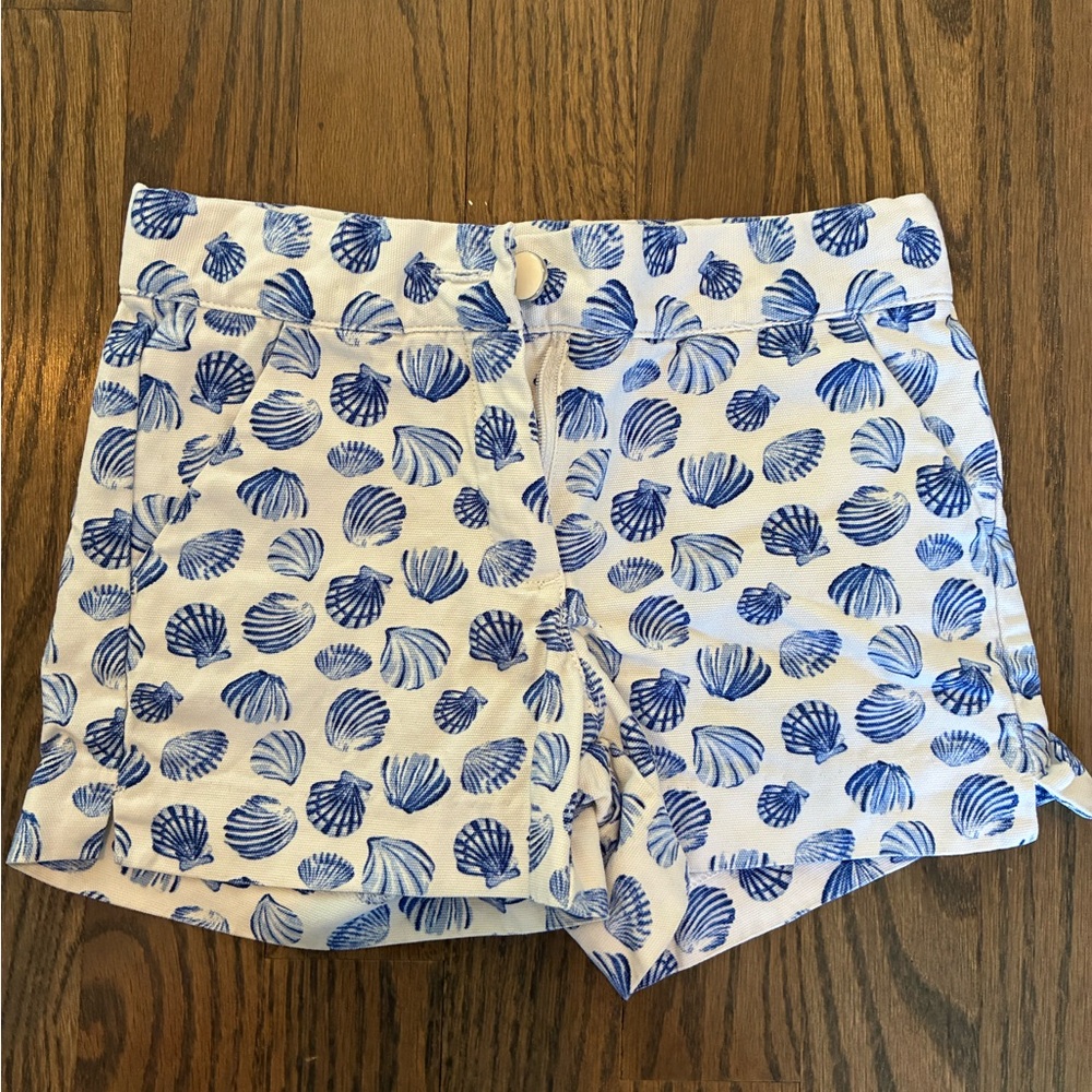 ON TREND Seashell Print Shorts